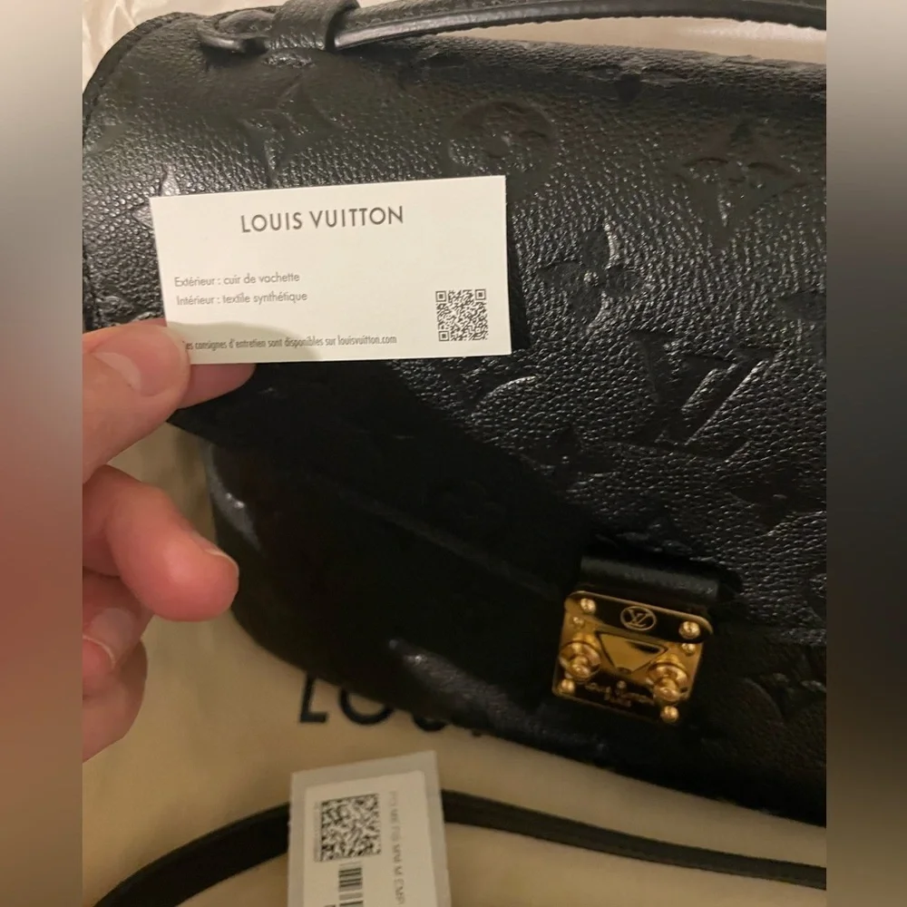 Louis Vuitton Black Pochette Métis Monogram
Empreinte Embossed Crossbody - Picture 10 of 15